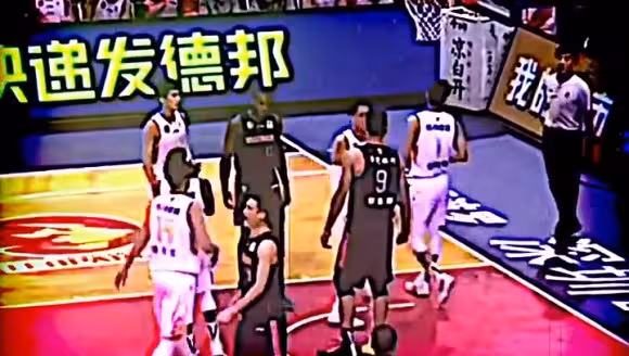 经典名场面！易建联：OK你要是这么吹，我可以请他喝&ldquo;拉菲&rdquo;